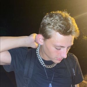 Meet your Posher, Alex